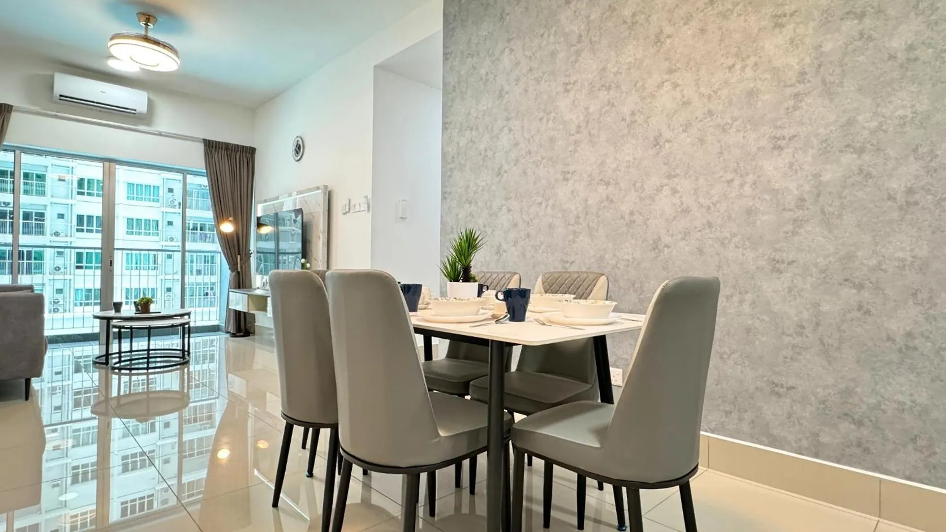 Salak Selatan Pool View With Wifi & Netflix 4Pax Apartment Kuala Lumpur