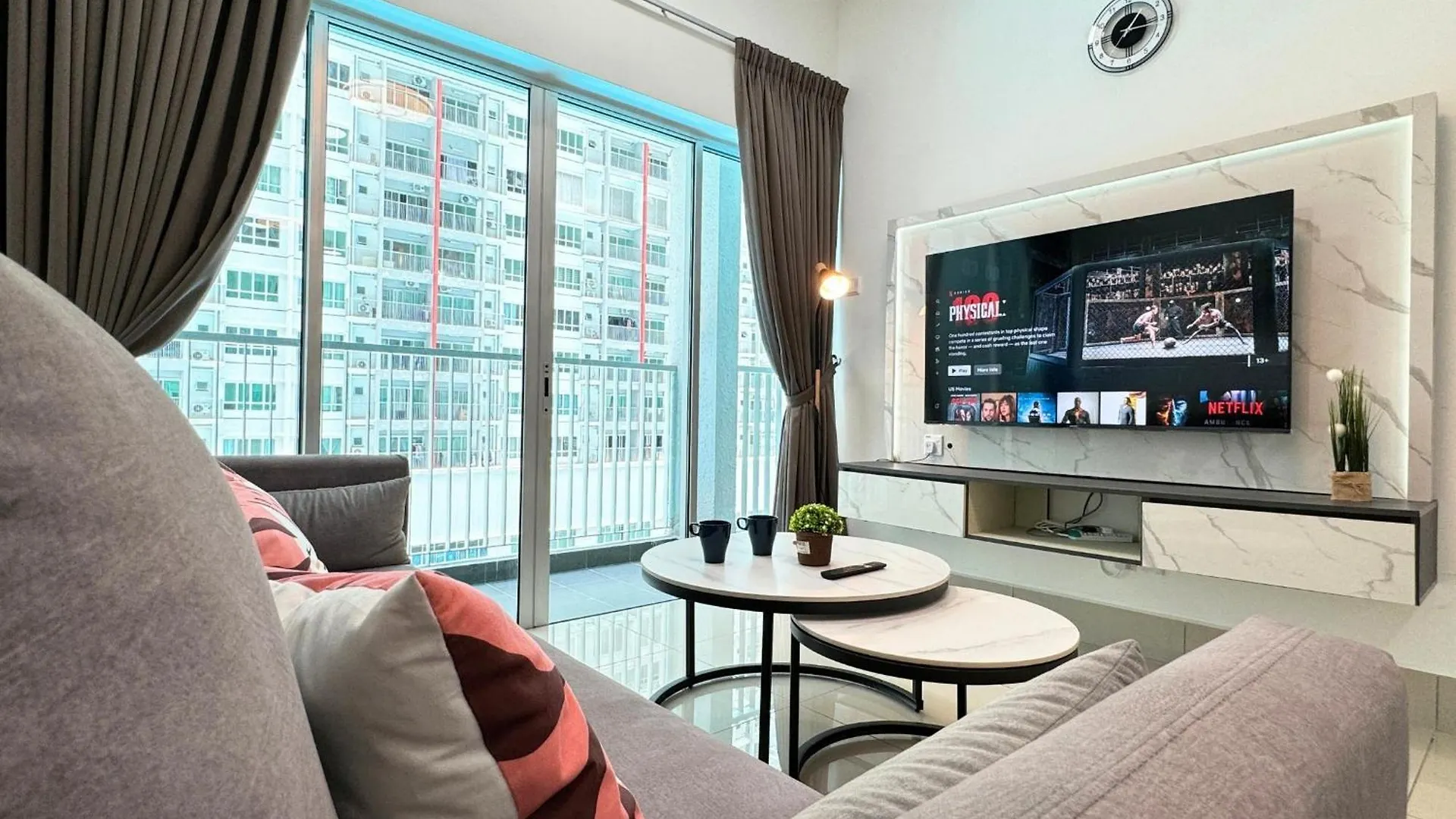 Salak Selatan Pool View With Wifi & Netflix 4Pax Apartment Kuala Lumpur 0*,  Malaysia