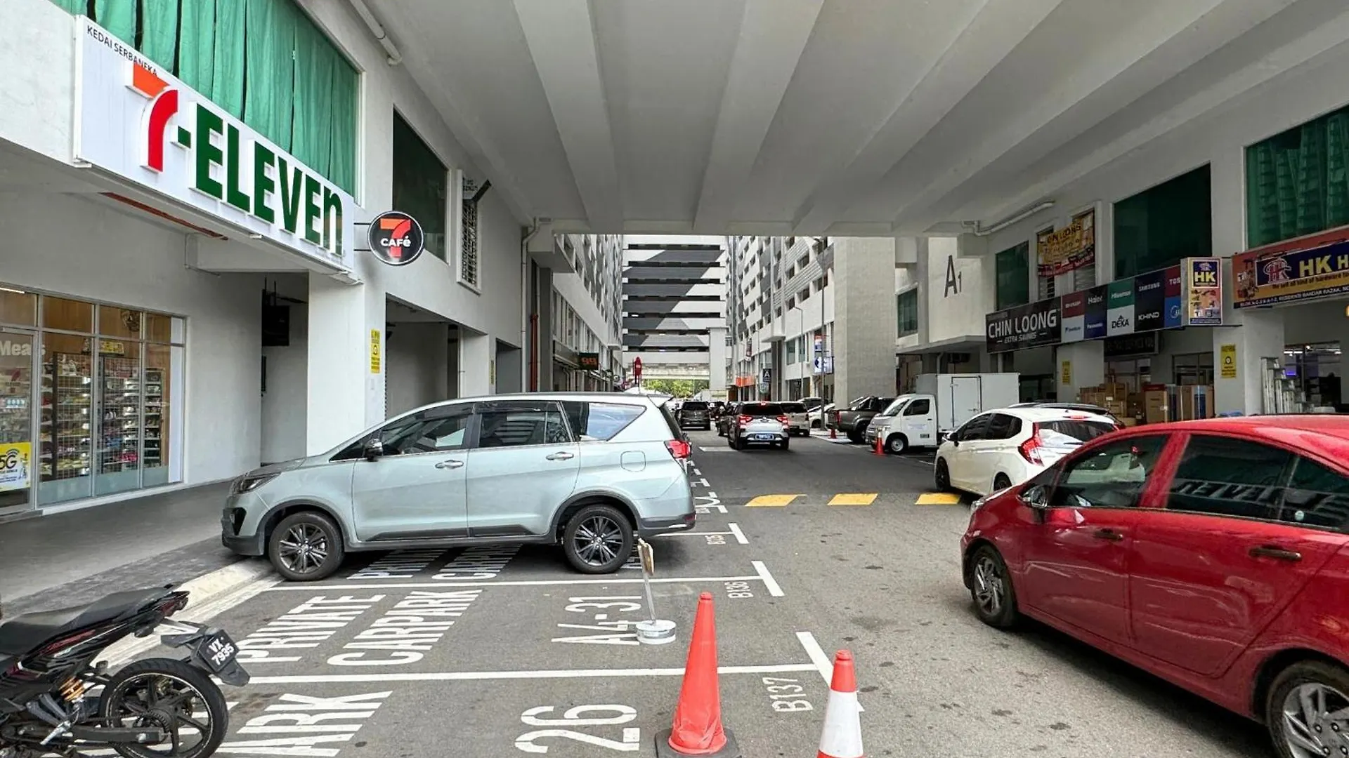 Salak Selatan Pool View With Wifi & Netflix 4Pax Apartment Kuala Lumpur