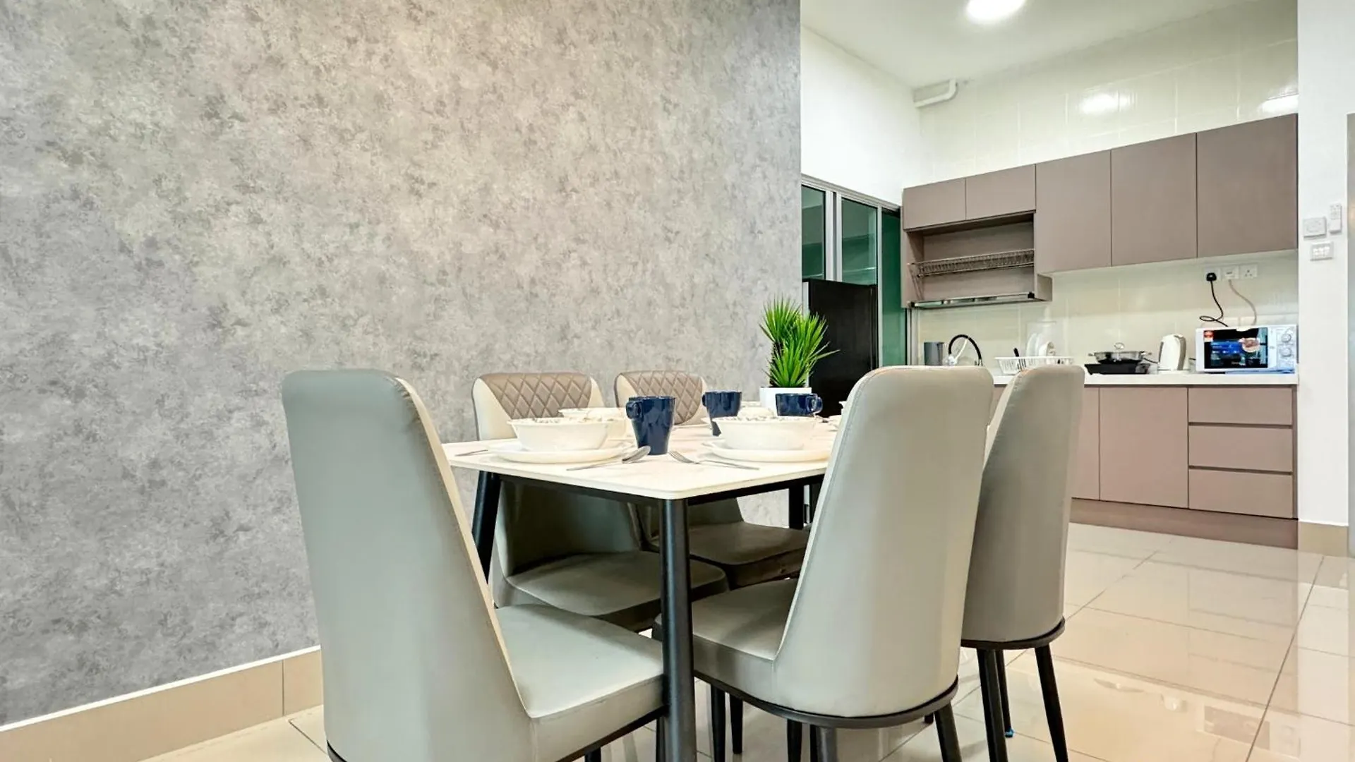 Salak Selatan Pool View With Wifi & Netflix 4Pax Apartment Kuala Lumpur