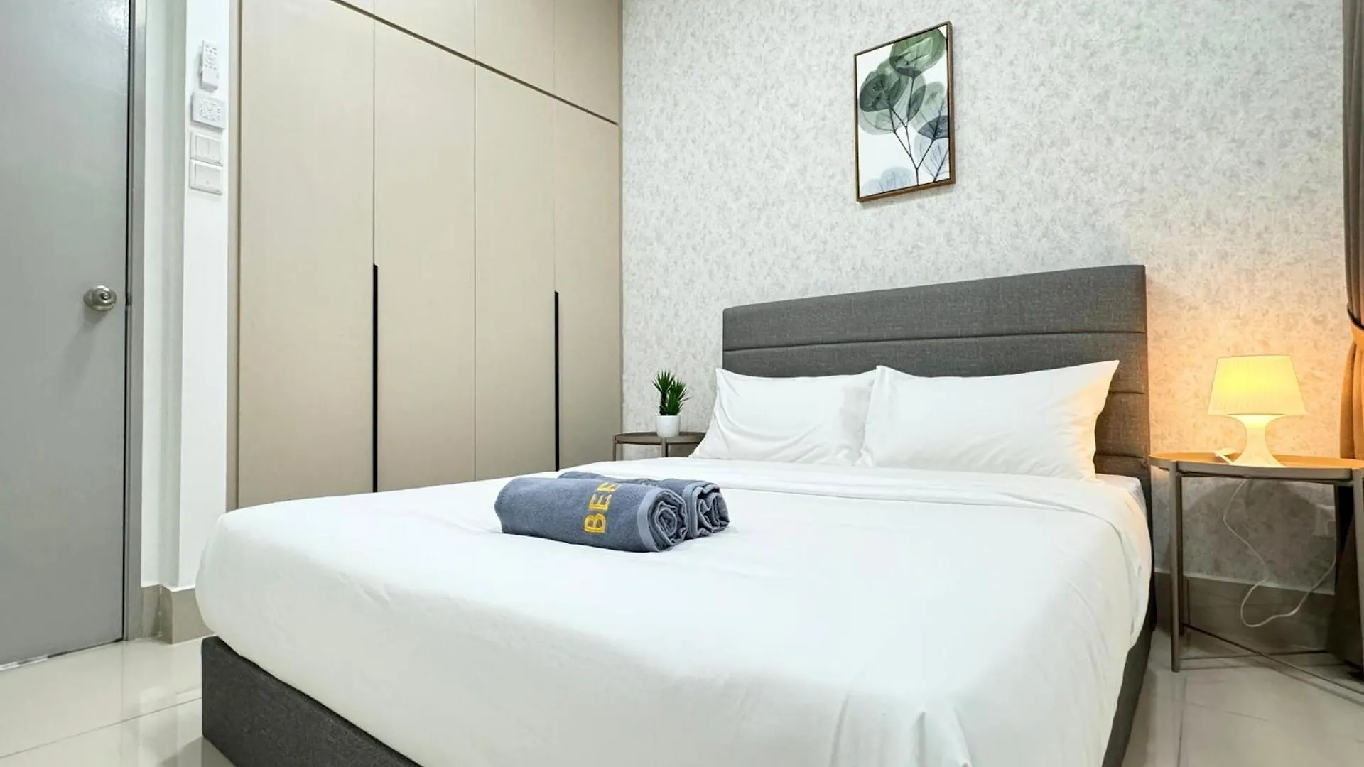 Salak Selatan Pool View With Wifi & Netflix 4Pax Apartment Kuala Lumpur